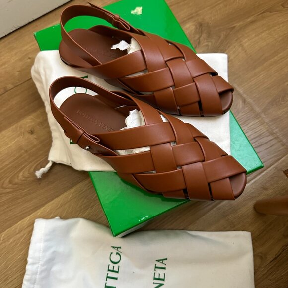 Men's Bottega Veneta Leather Sandals - Picture 4 of 8